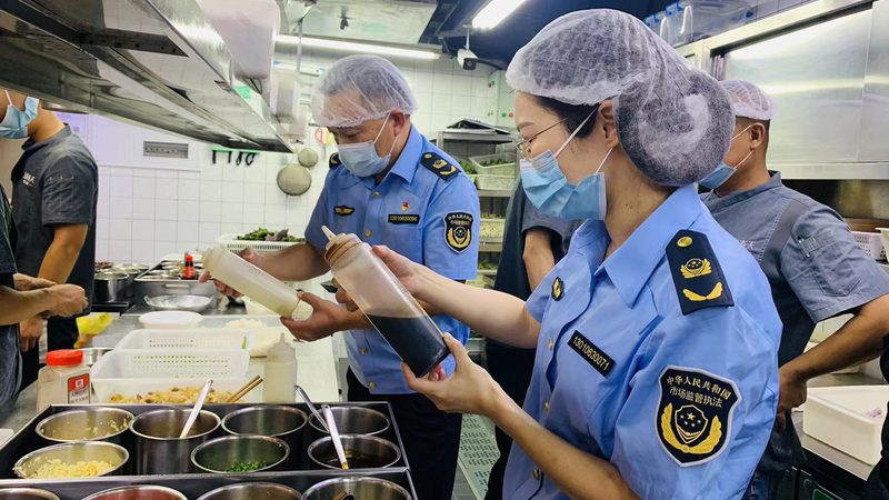 火锅季，如何挑选不上火的菌汤底料？**