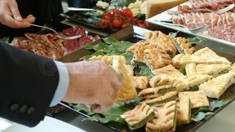 餐饮供应链转型：预制菜定制厂家如何破解标准化与个性化难题